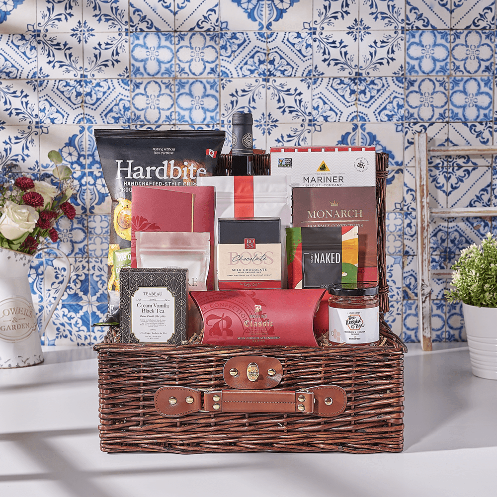 A Sweet Treat Wine Gift Basket, kosher gift, kosher, wine gift, wine, snack gift, snack, Canada delivery
