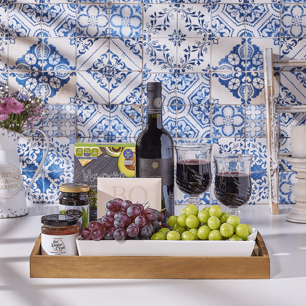 Kosher Wine & Snacking Basket, wine gift, wine, kosher wine gift, kosher wine, kosher gift, kosher, fruit gift, fruit, Canada delivery