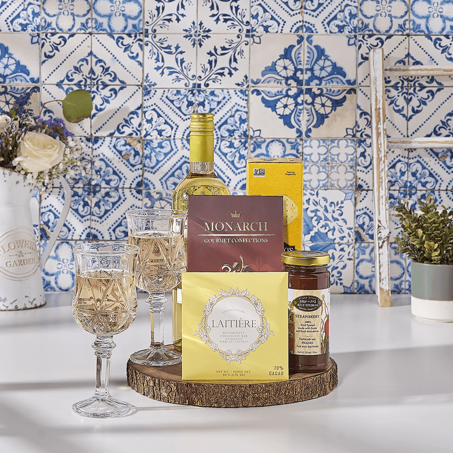 The Kosher Life Is Sweet Gift Basket, wine gift, wine, chocolate gift, chocolate, kosher gift, kosher, kosher wine gift, kosher wine, Canada delivery